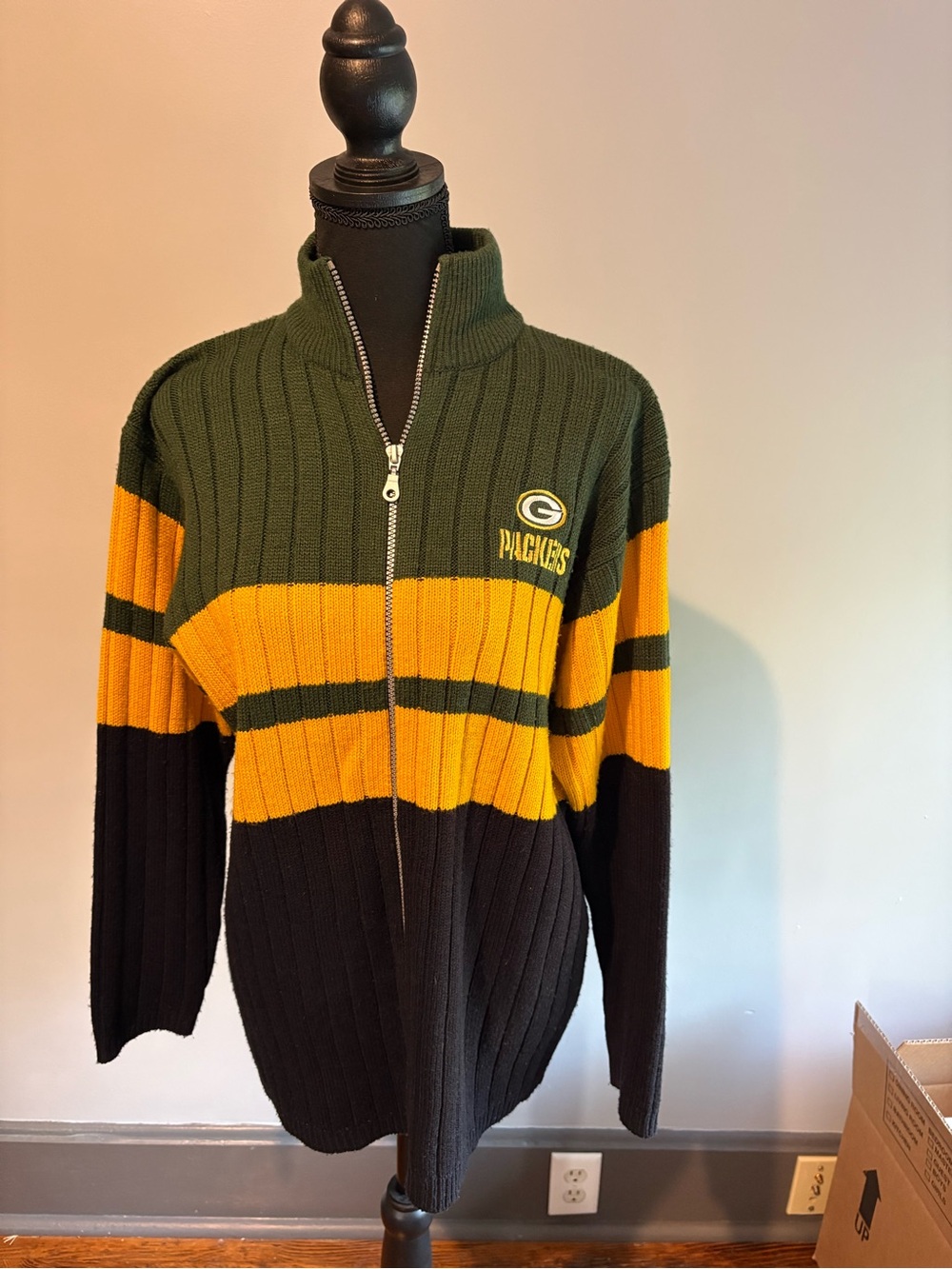 GREEN BAY PACKERS Womens Full-Zip Green & Gold Striped Sweater with logo. Size M